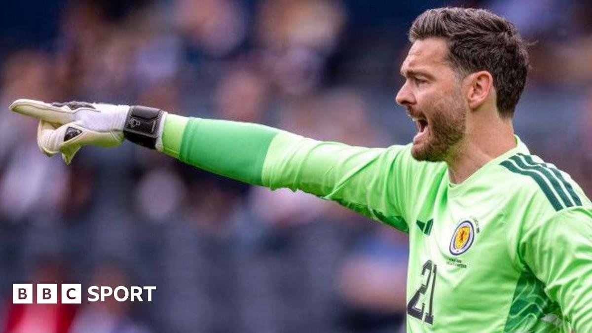 Gordon to be oldest player at World Cup but Gunn handed No 1