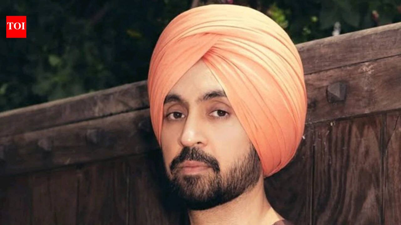 Diljit Dosanjh shows deep respect by touching Naseeruddin Shah’s feet