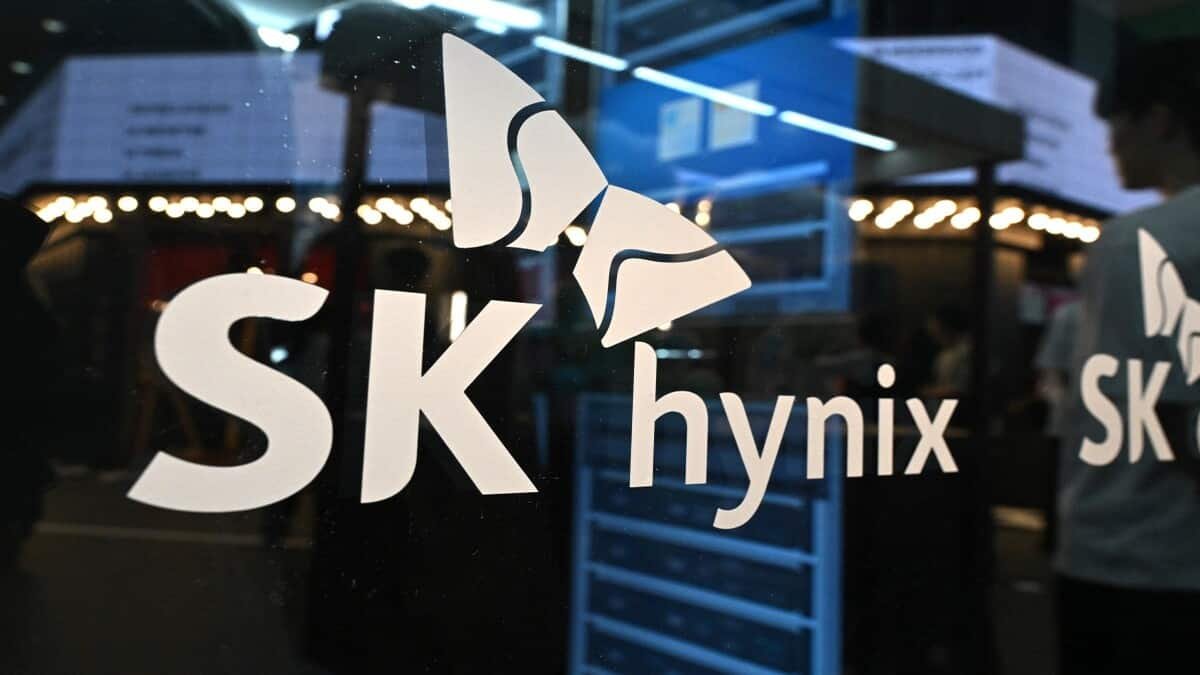 SK Hynix shares tumble despite record AI earnings as lofty expectations trigger selloff