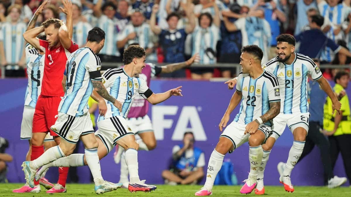 Argentina snatches late extra-time winner to defeat 10-Man Switzerland, reach World Cup semifinals