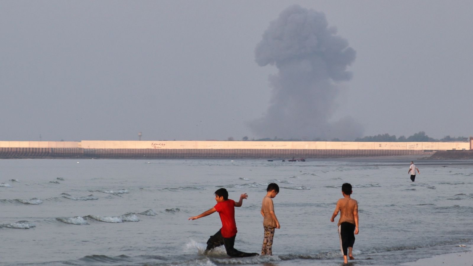 US-Iran war live updates: Swedish condemns Houthi Red Sea attacks