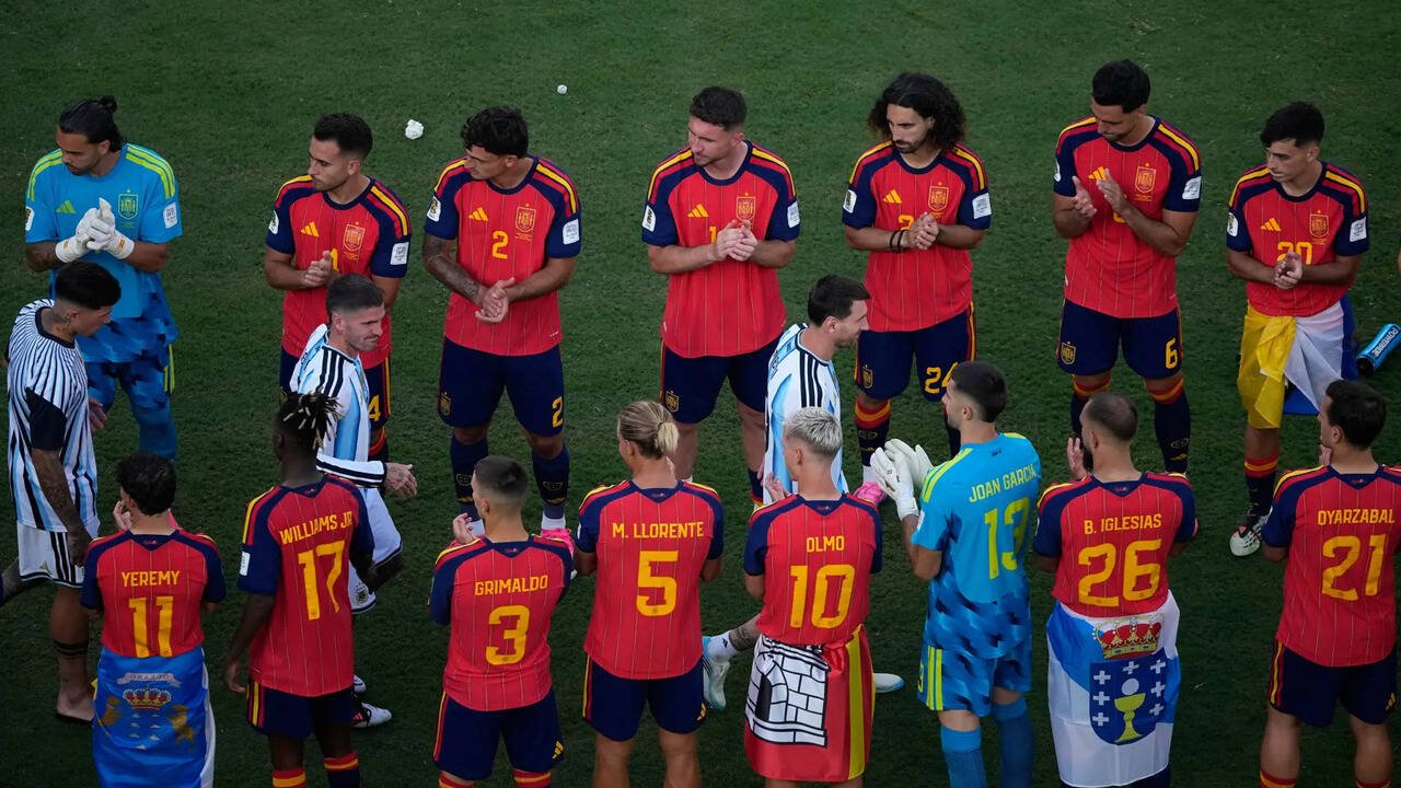 WATCH: Spain players form guard of honour for Messi after World Cup win