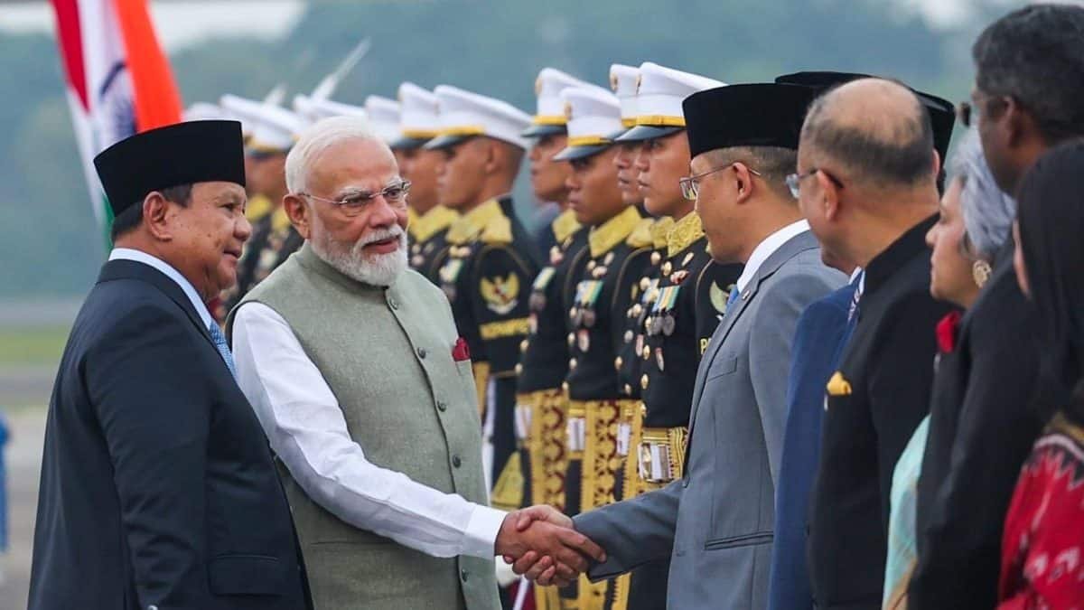 Weekly Defence Dispatch: India's biggest Southeast Asia defence deal, Agnipath overhaul, China's new submarine missile and more