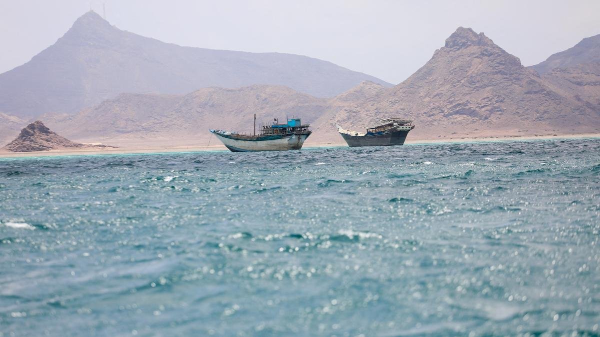 West Asia war LIVE: Iran tells Houthis to close Red Sea gateway if U.S. hits power network, says report