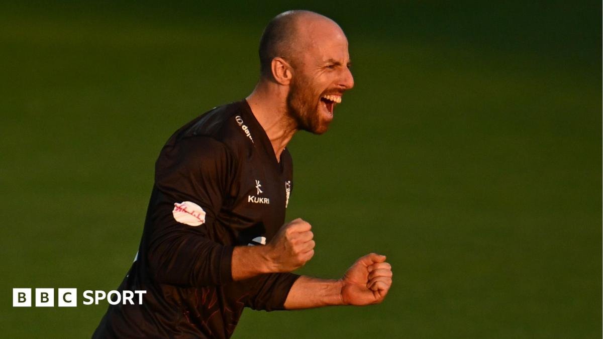 Somerset, Essex and Yorks reach T20 quarter-finals