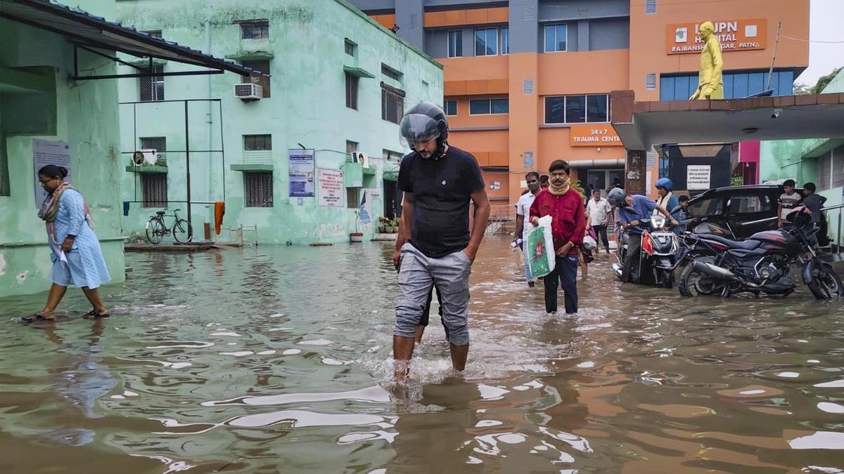 Monsoon tracker LIVE: Cloudburst floods hotels, houses in Pahalgam; heavy to very heavy rain lash parts of India