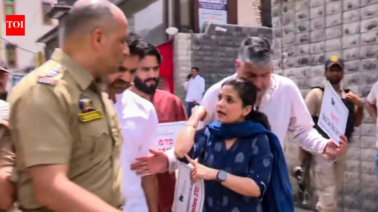 Iltija faces FIR, questioning over 'assault' on cop, accuses police of manhandling; Omar calls it 'fixed match'