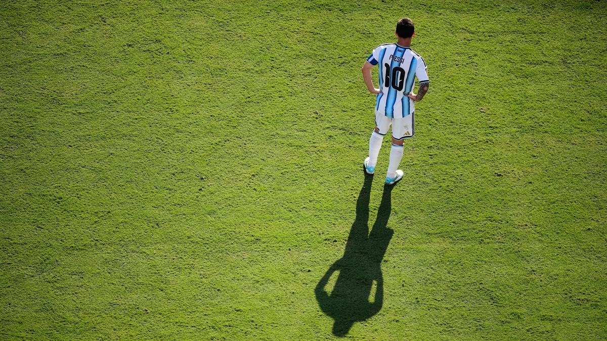 Lionel Messi announces retirement from international football