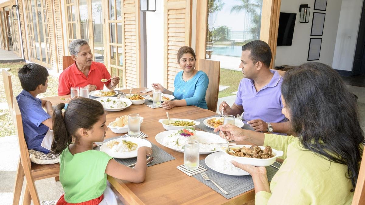 Is there a right time to have dinner? Doctors explain