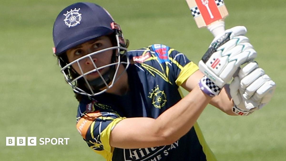 Hants thrash Surrey to reach Women's One-Day Cup final