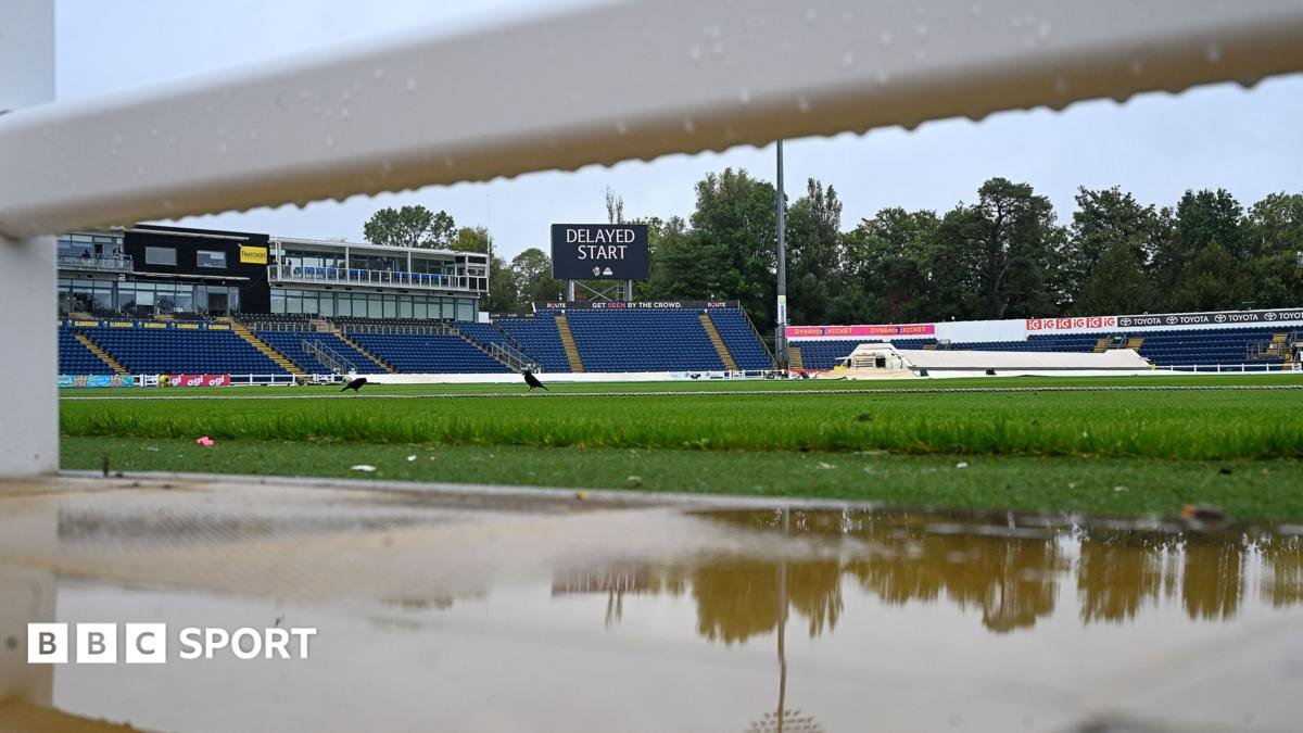 Glamorgan & Essex draw as rain ruins final day