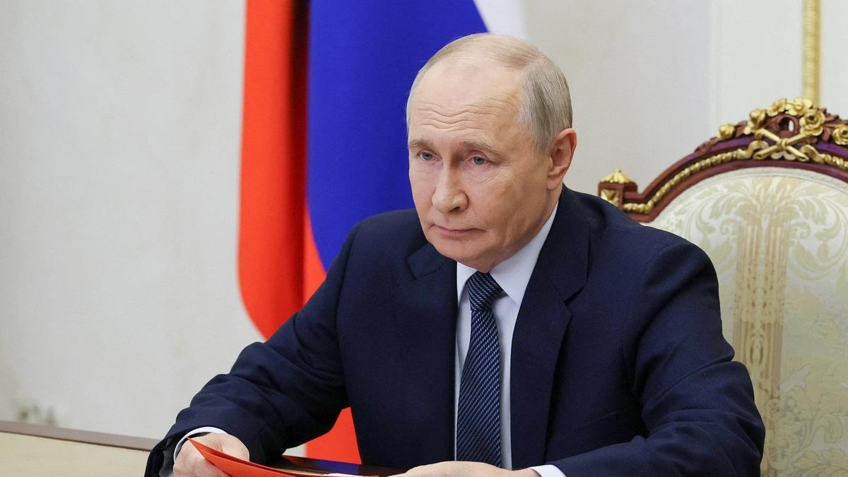 Putin orders 72-hour pause in strikes on Kyiv as U.S. envoys visit Russia, Ukraine