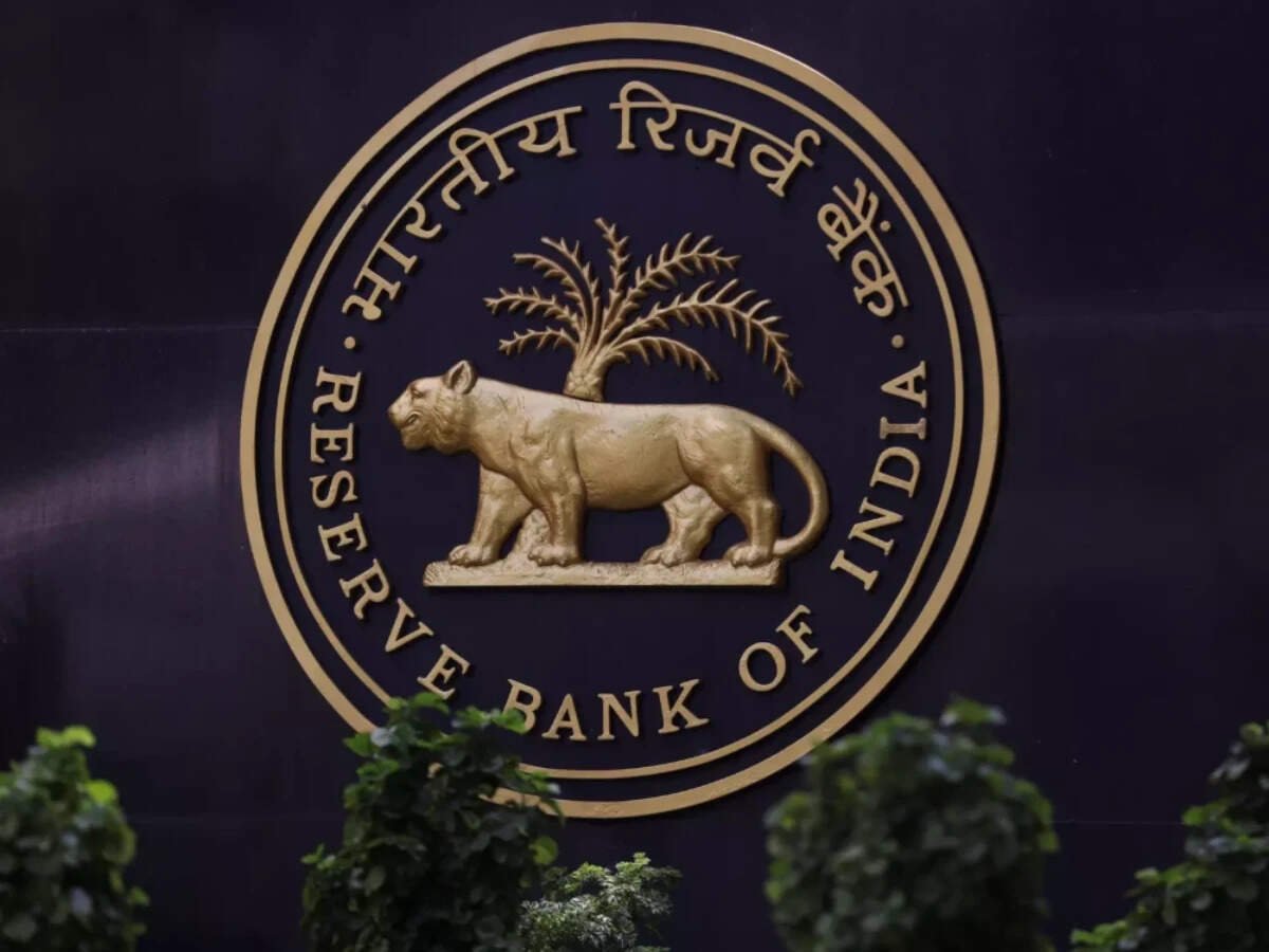 RBI to sell $2.6 billion of bonds, tighten bank reserve need to squeeze cash