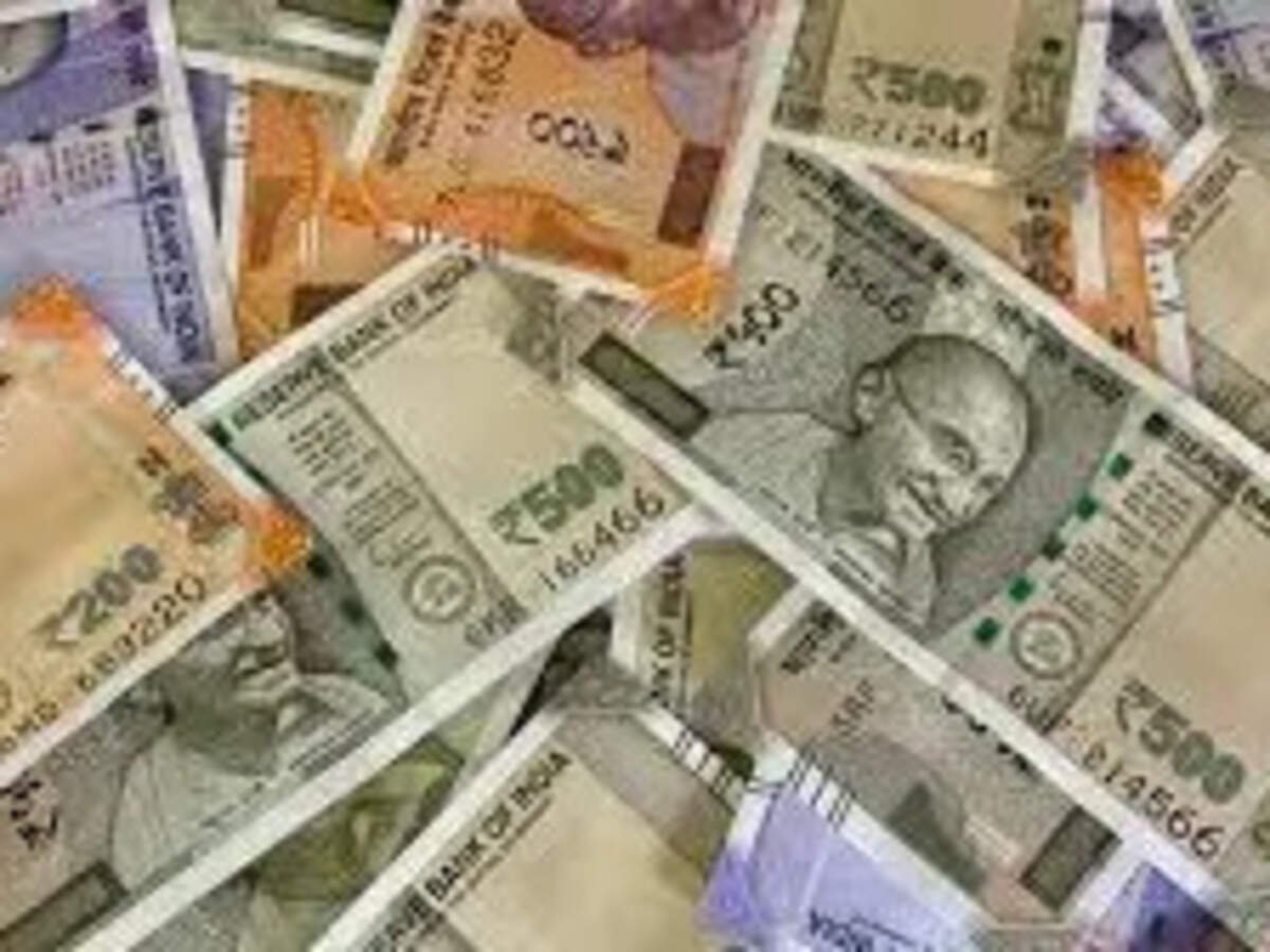 Indian rupee FX premiums jump after RBI policy leaves traders bracing for more sell/buy swaps