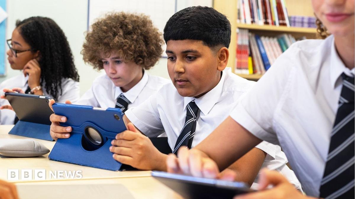 Cut screen time in classrooms to avoid long-term health issues, clinicians urge