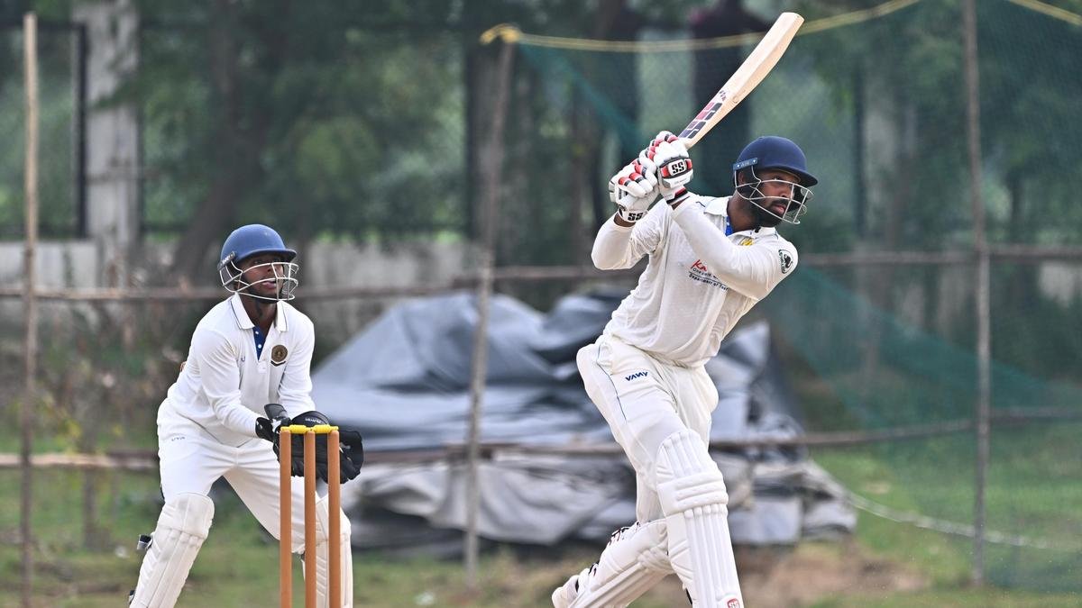 RANJI TROPHY | Smaran bails Karnataka out from a precarious spot